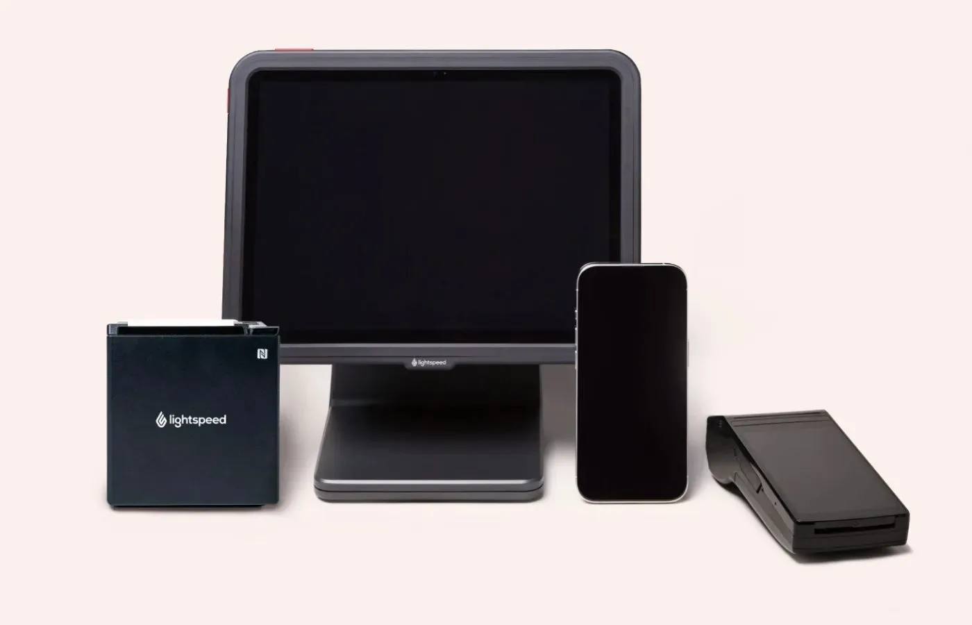 Una configuración de material HORECA: puesto de caja, impresora de producción y terminal de pago